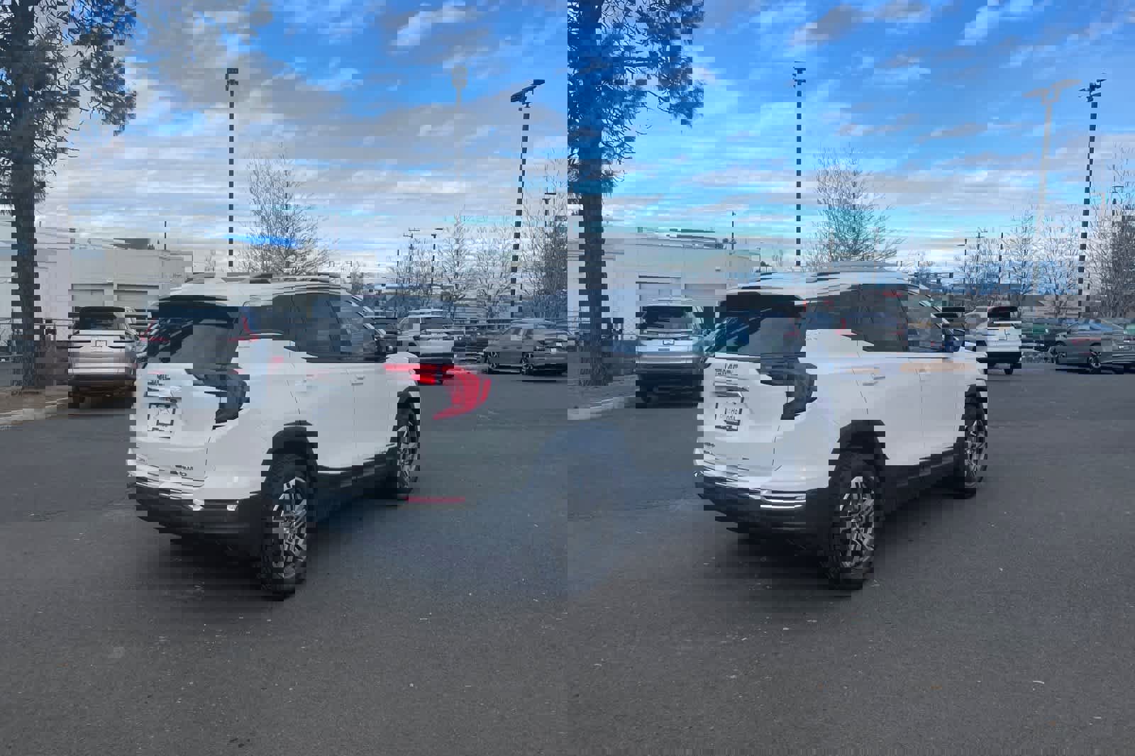 Used 2018 GMC Terrain SLT w/ Infotainment Package II image 2