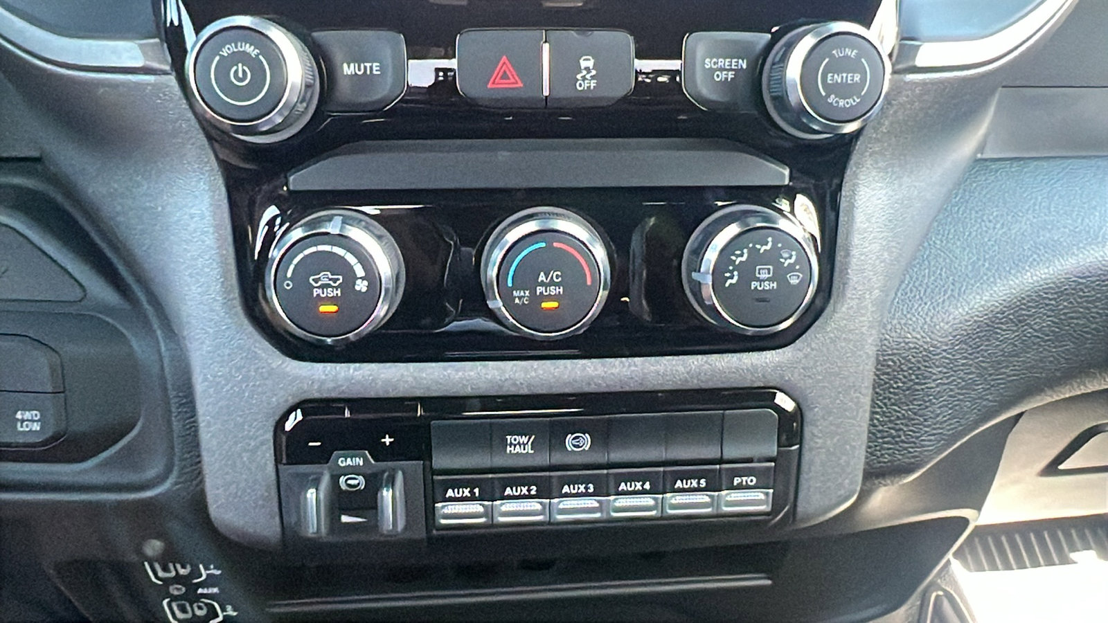 New 2026 RAM 5500 Tradesman w/ Chrome Appearance Group image 24