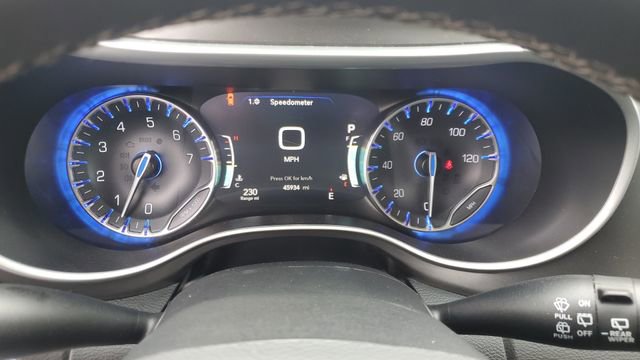 Certified 2024 Chrysler Pacifica Touring-L image 12