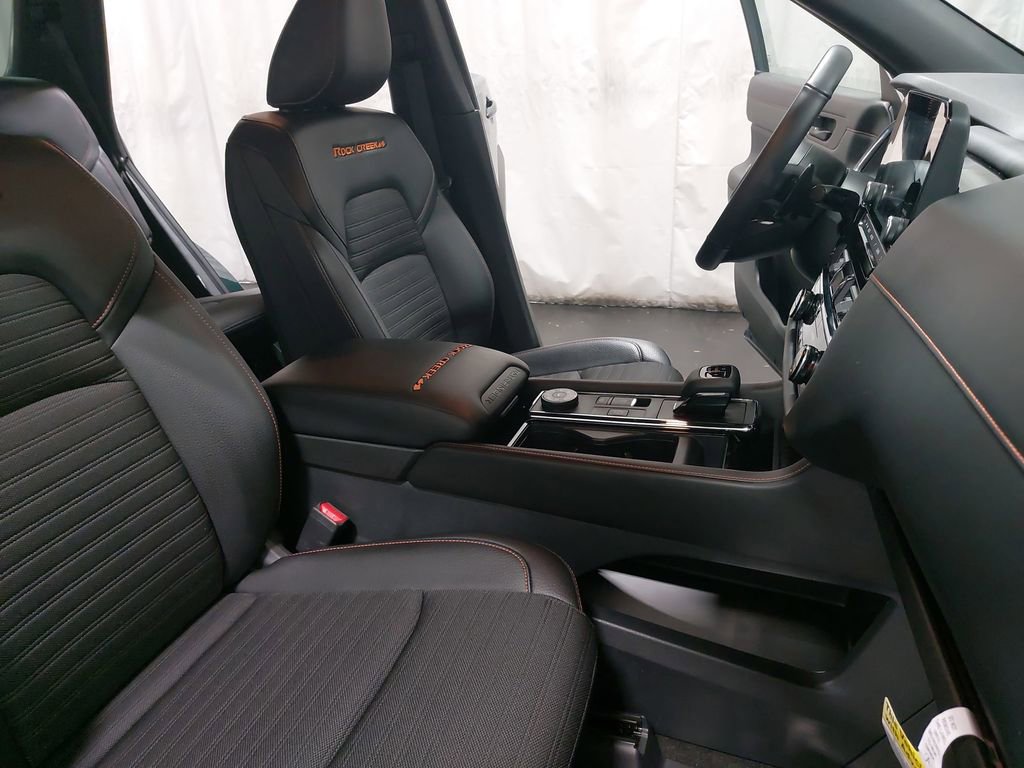 Used 2025 Nissan Pathfinder Rock Creek image 10