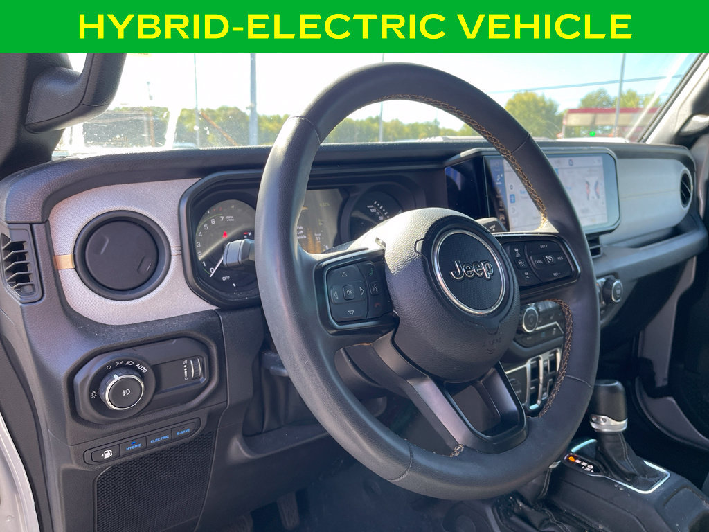 Used 2024 Jeep Wrangler Unlimited w/ Convenience Group AWD/4WD image 18