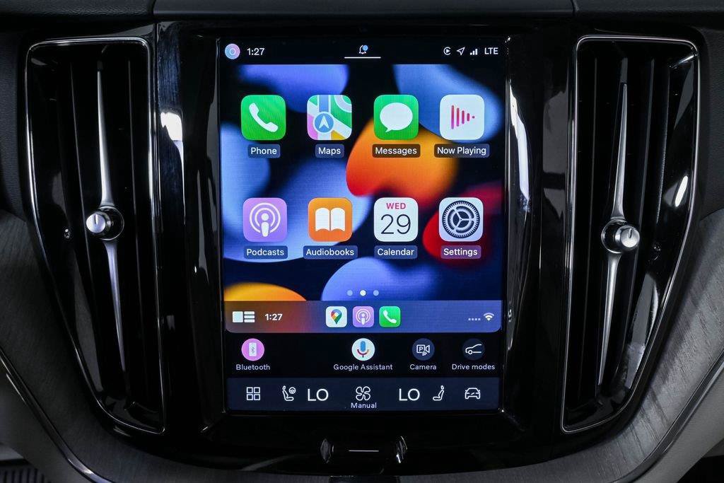 Certified 2024 Volvo XC60 T8 Plus w/ Protection Package Premier AWD/4WD image 17
