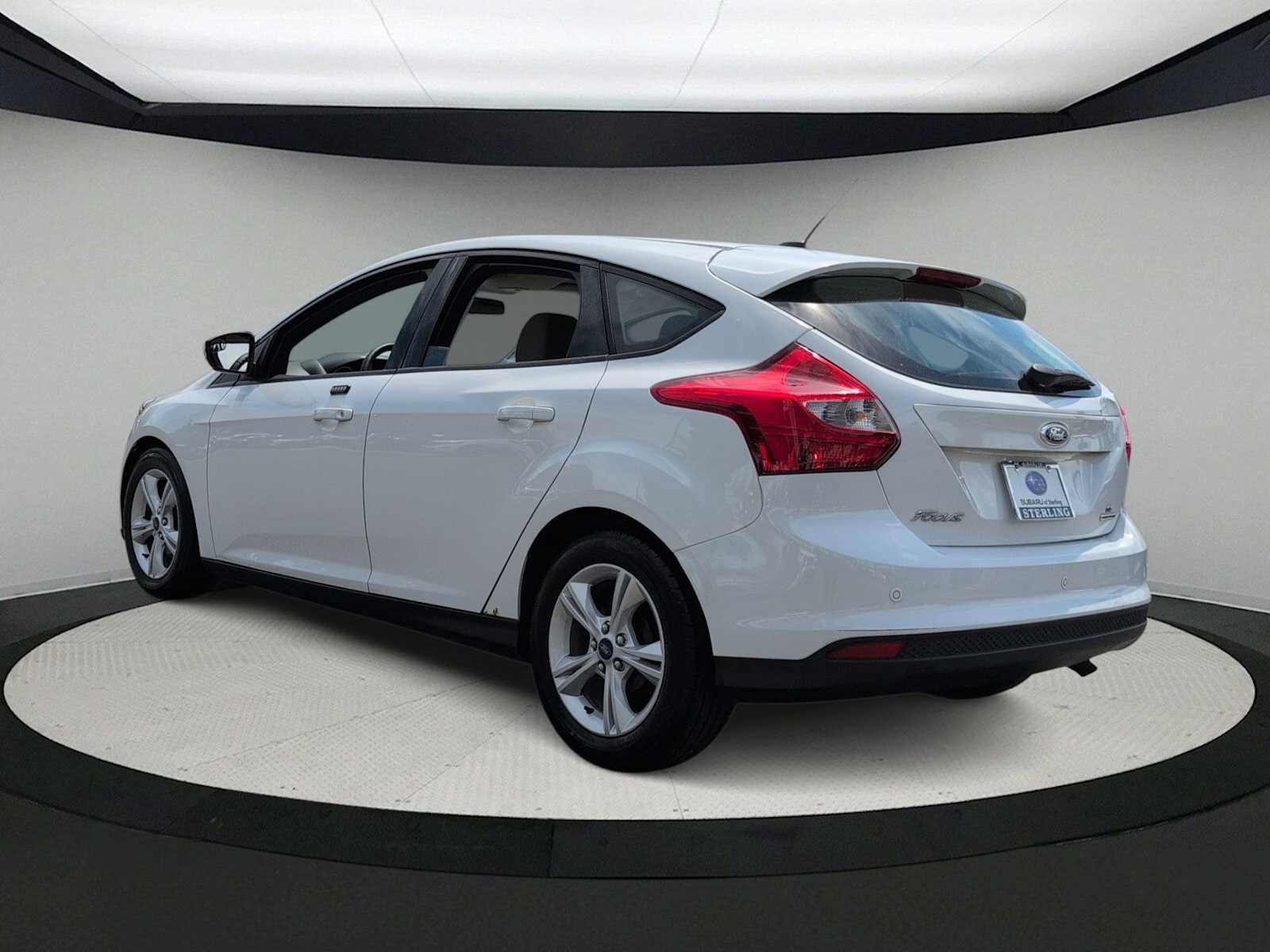 Used 2014 Ford Focus SE w/ SE Winter Package FWD image 6