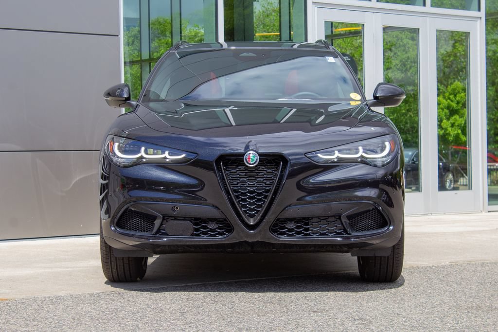 New 2025 Alfa Romeo Stelvio Sprint AWD/4WD image 2