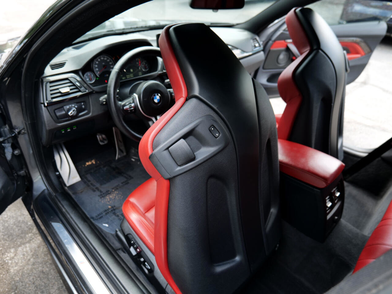 Used 2015 BMW M4 Coupe image 48