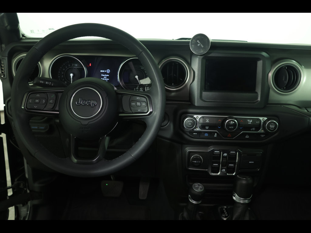 Used 2023 Jeep Wrangler Unlimited w/ Convenience Group AWD/4WD image 16