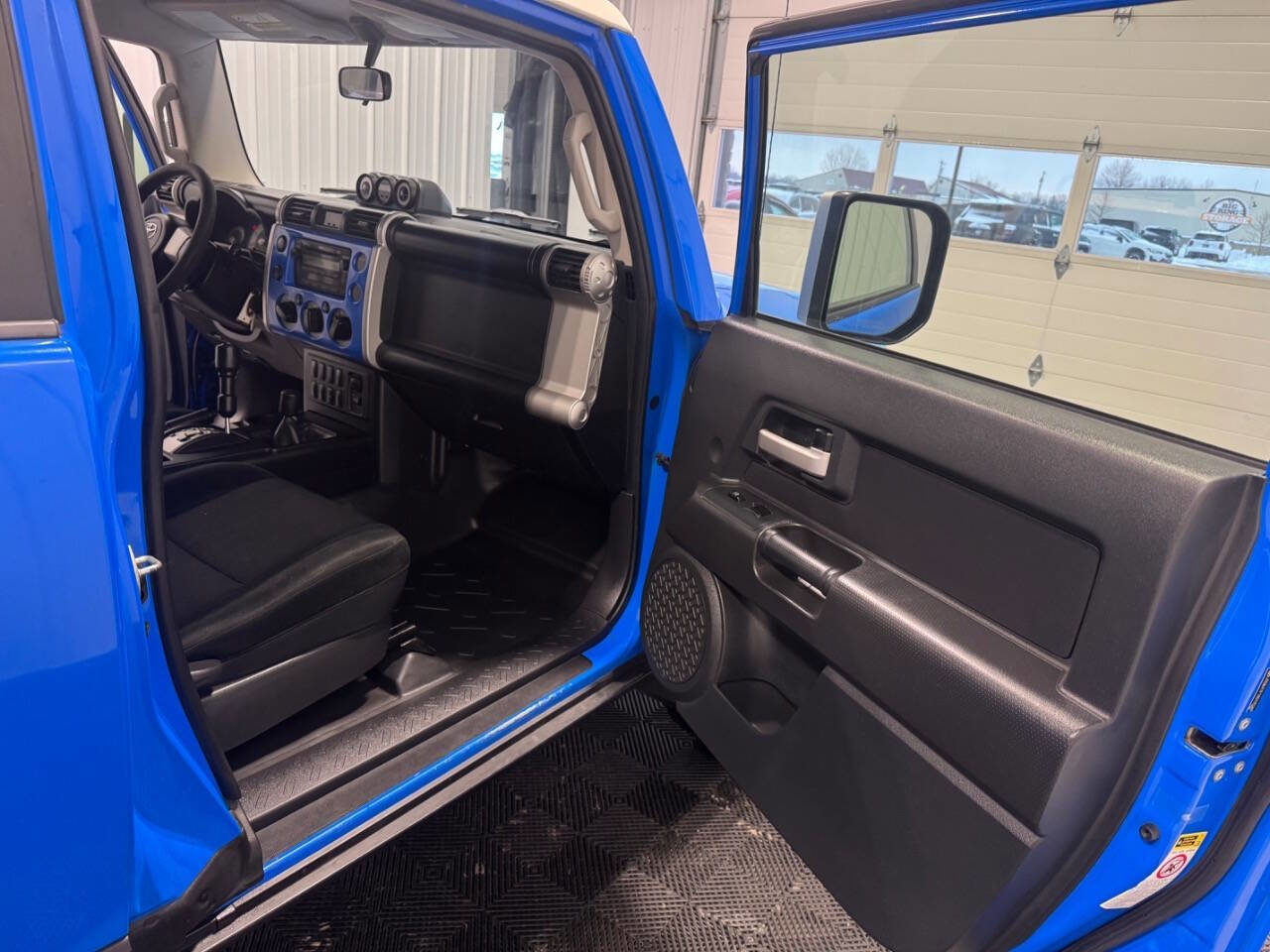 Used 2008 Toyota FJ Cruiser 4WD image 13