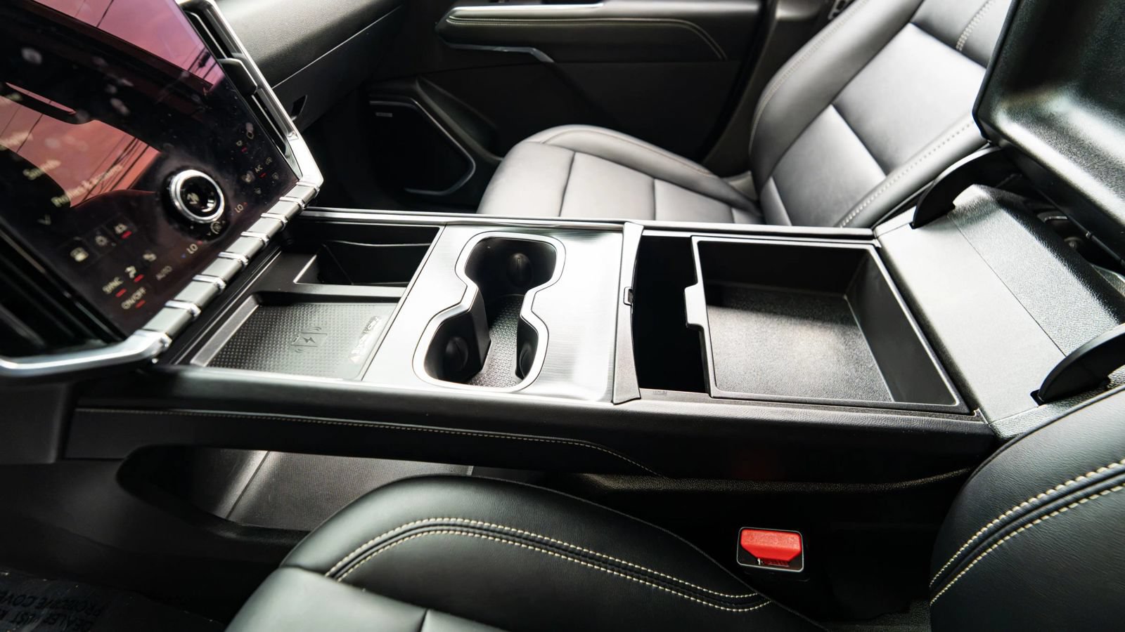 Used 2026 GMC Acadia Elevation w/ Elevation Premium Package FWD image 47