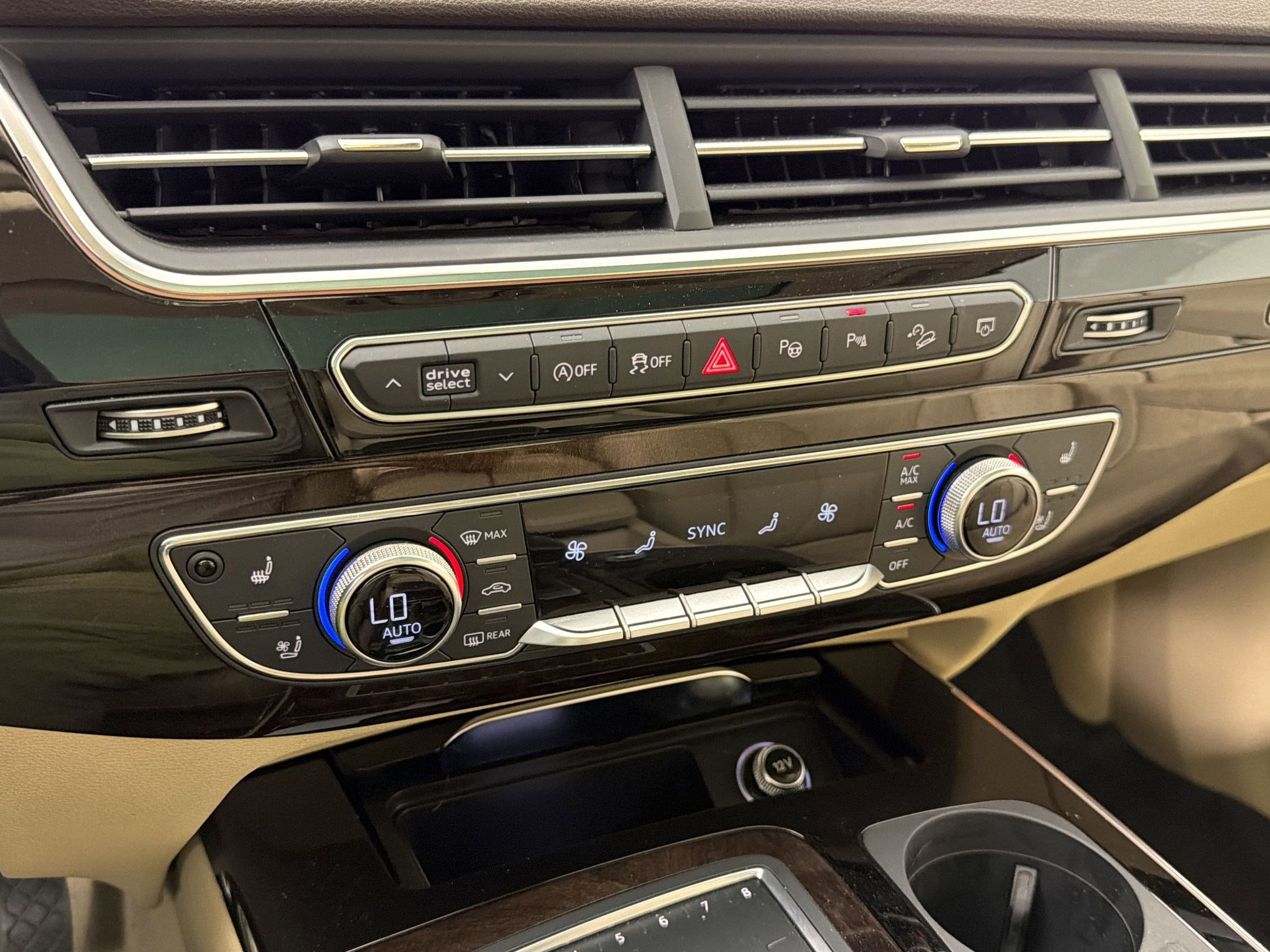 Used 2019 Audi Q7 3.0T Prestige w/ Prestige Package image 25