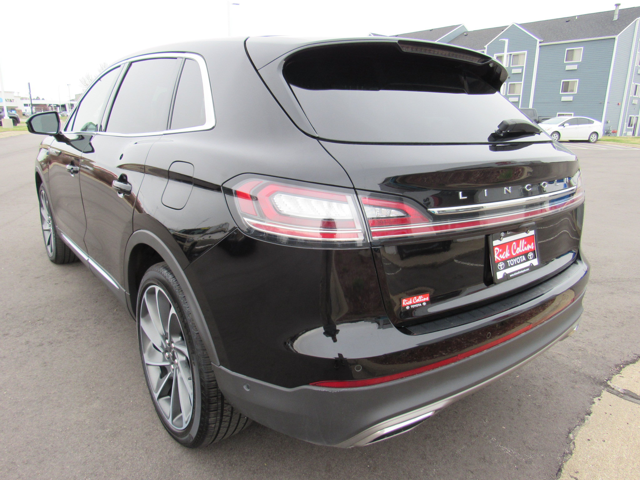 Used 2023 Lincoln Nautilus Reserve w/ Equipment Group 201A AWD/4WD image 8