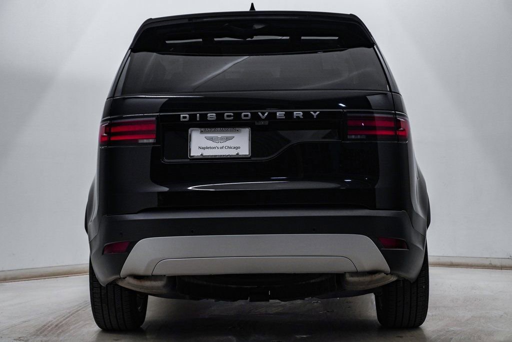 Used 2025 Land Rover Discovery S image 8