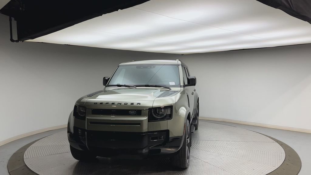 Used 2024 Land Rover Defender 110 X-Dynamic SE image 7