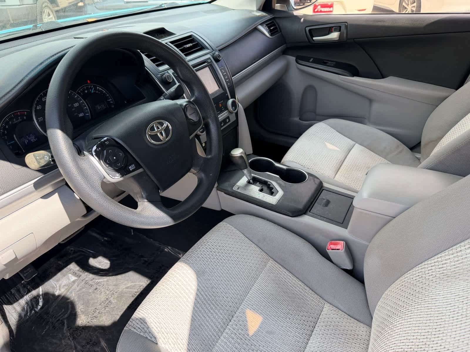 Used 2013 Toyota Camry LE FWD image 11