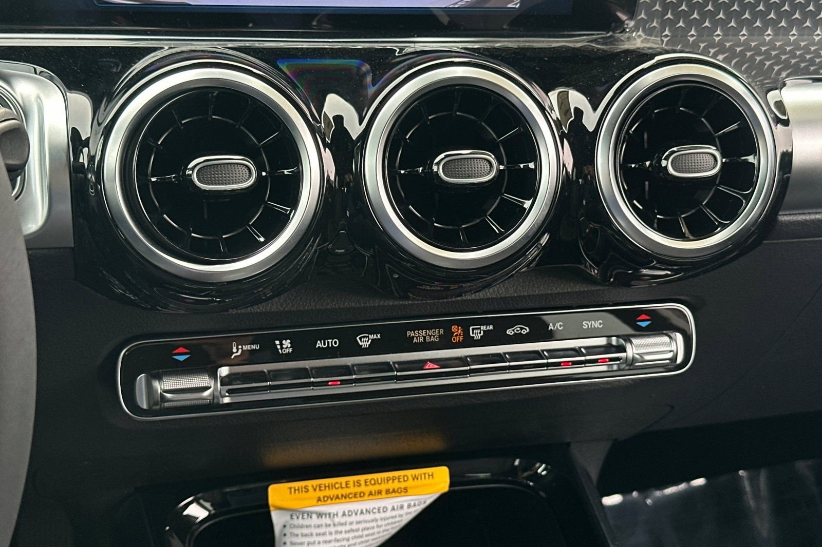 New 2026 Mercedes-Benz GLB 250 image 17