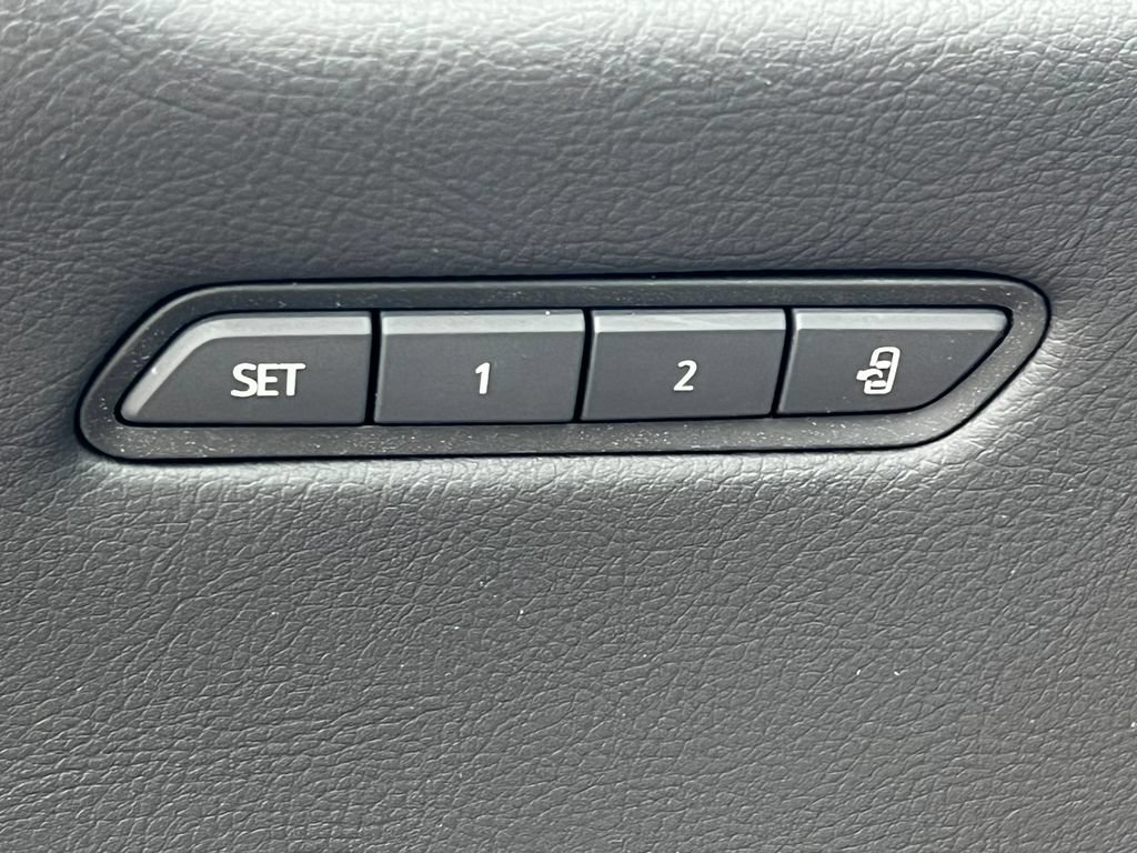 New 2026 Cadillac XT5 Sportv w/ LPO, Floor Liner Package AWD/4WD image 18
