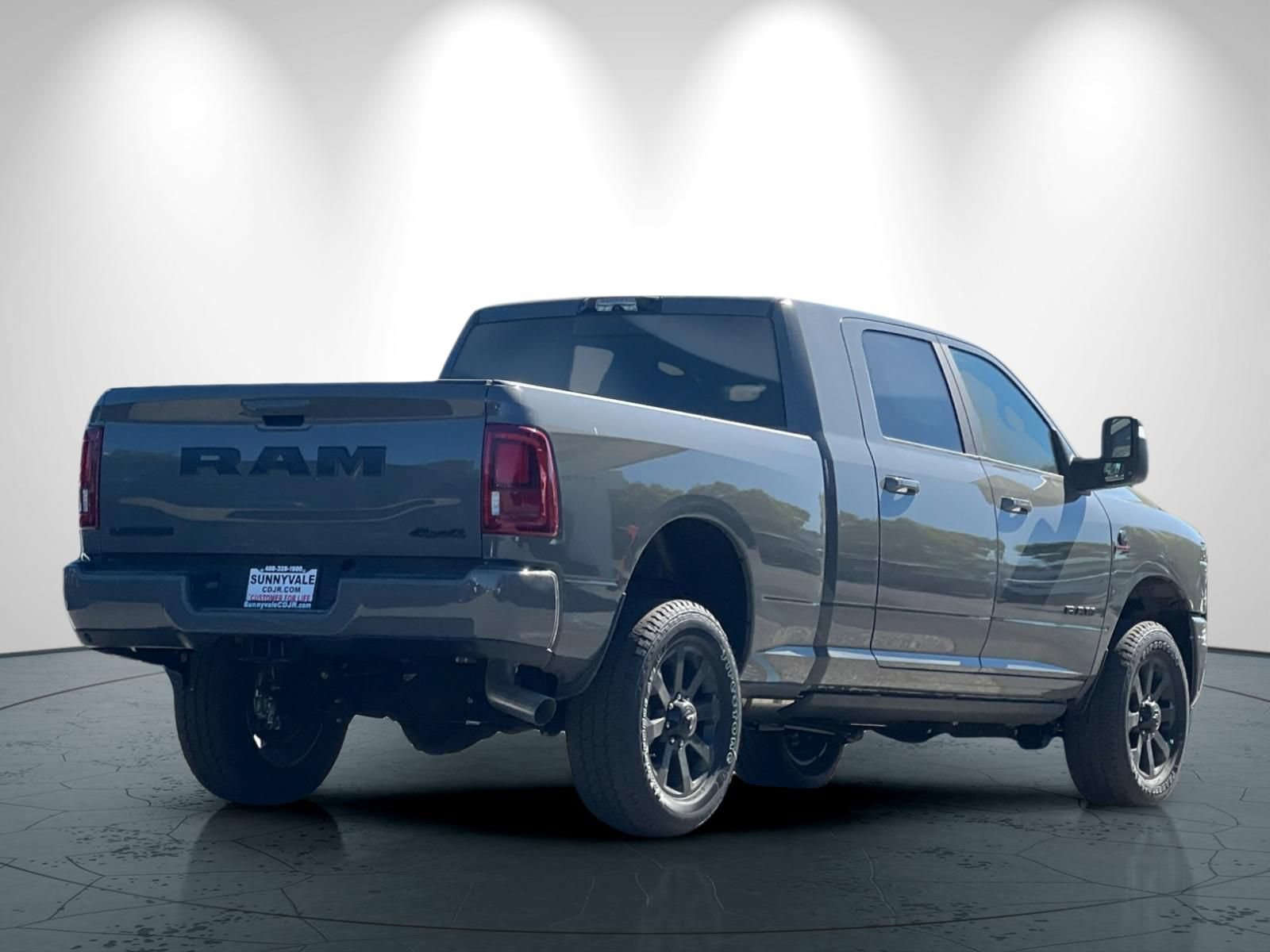 New 2026 RAM 2500 Laramie AWD/4WD image 4