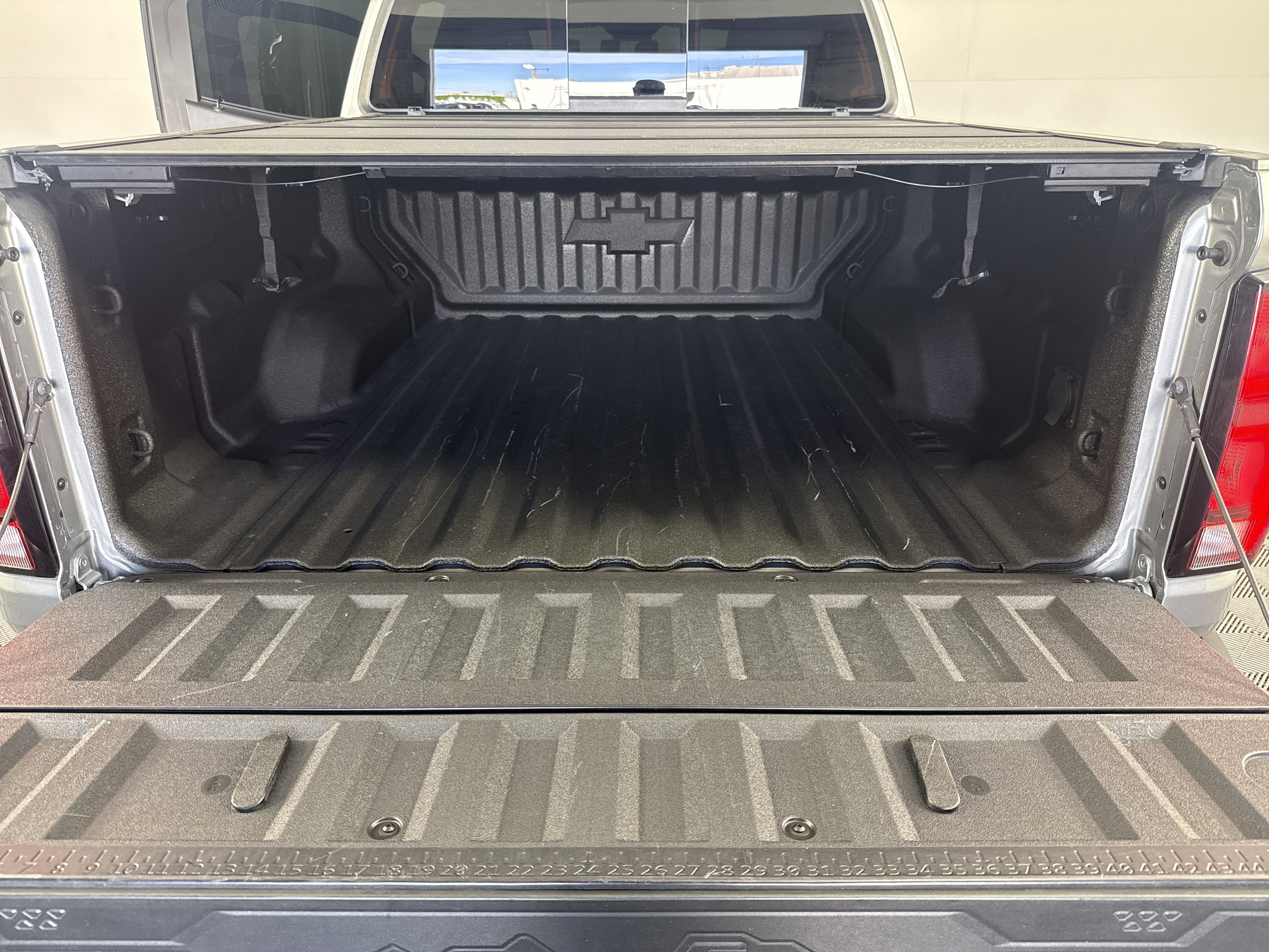 Used 2024 Chevrolet Colorado Z71 w/ Z71 Convenience Package 2 image 21