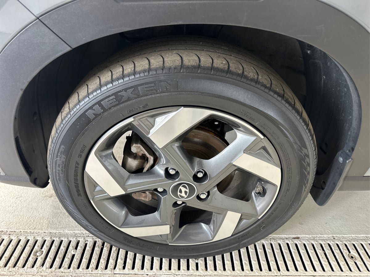 Used 2021 Hyundai Venue SEL FWD image 13