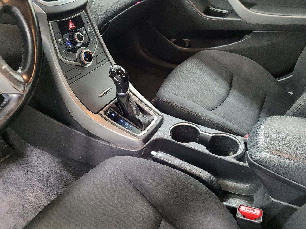 Used 2015 Hyundai Elantra SE w/ Option Group 03 FWD image 26