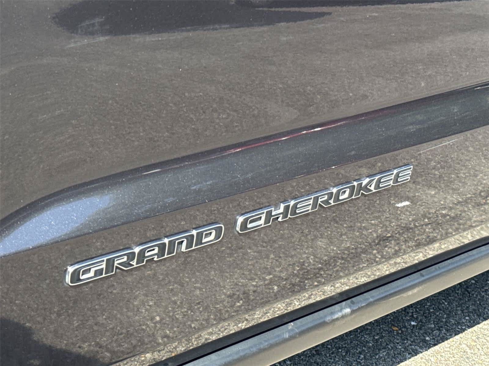 Used 2018 Jeep Grand Cherokee Limited AWD/4WD image 11