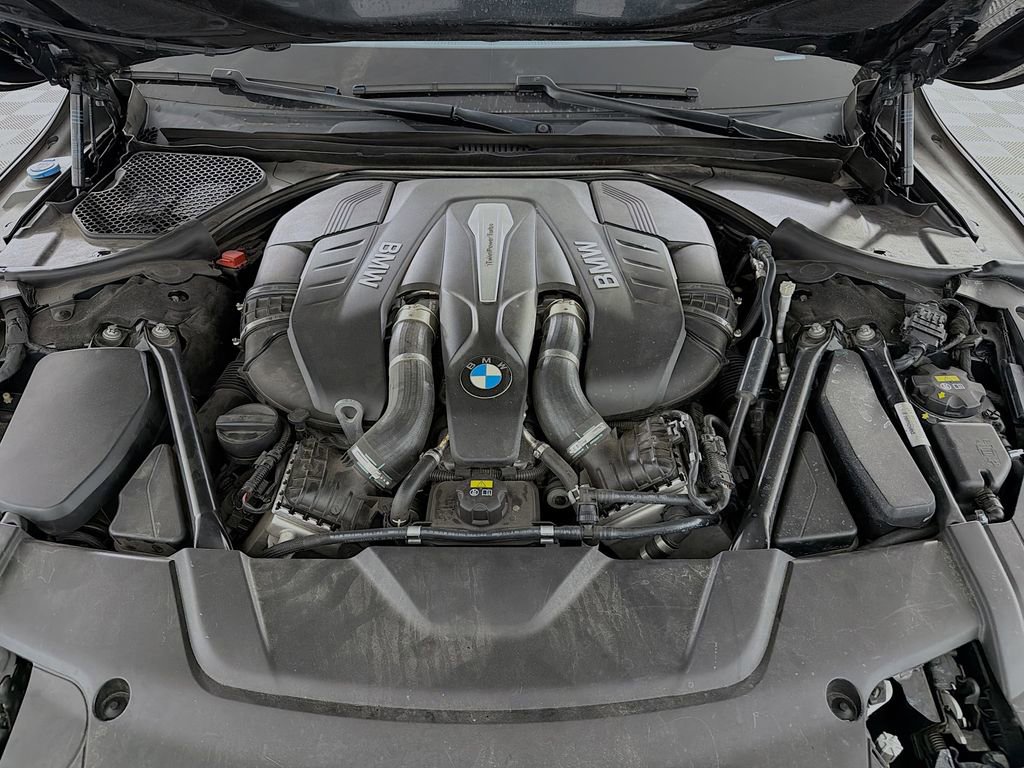 Used 2017 BMW 750i xDrive image 33
