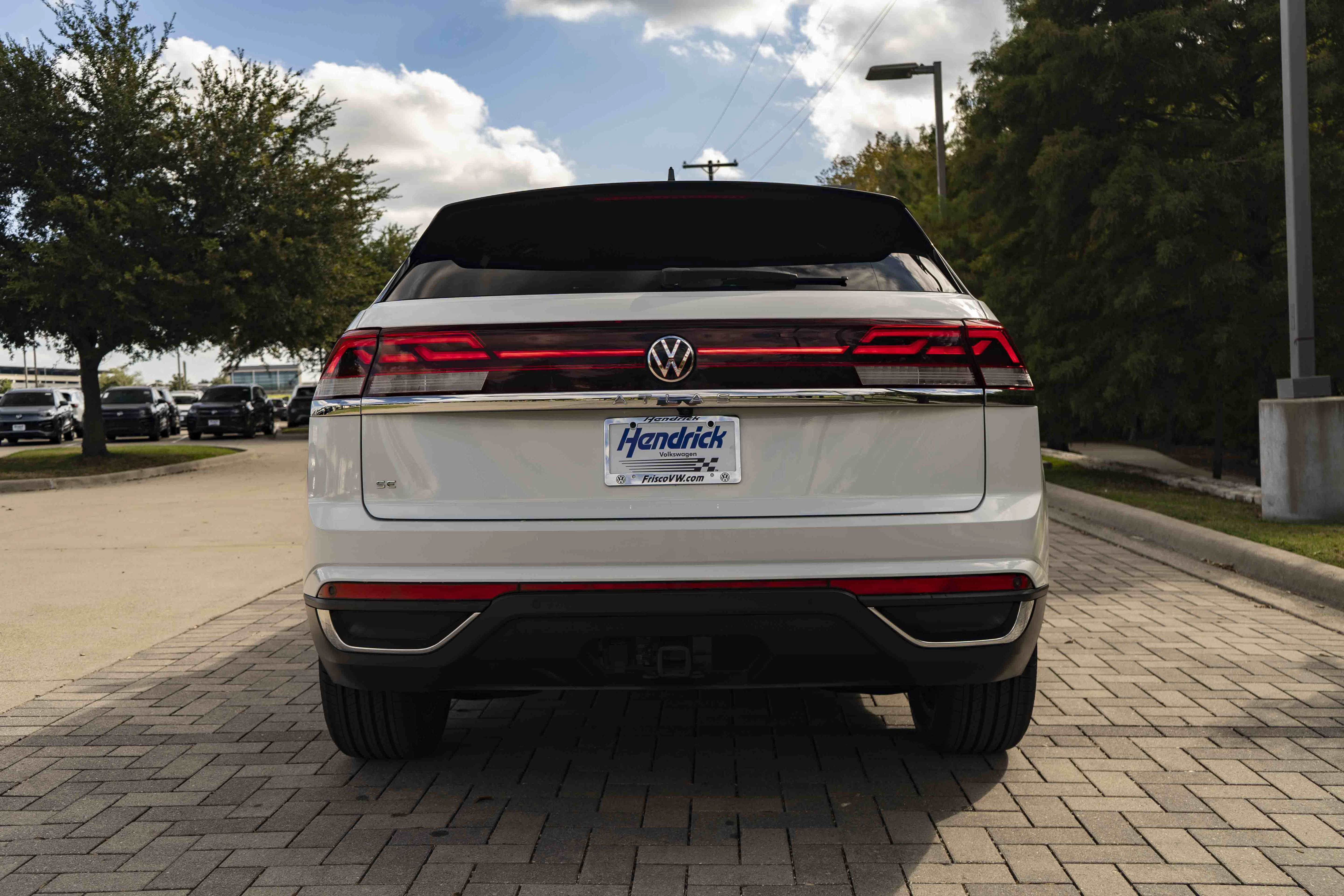 Certified 2024 Volkswagen Atlas Cross Sport SE w/ Panoramic Sunroof Package FWD image 7