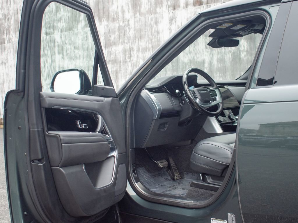 Used 2023 Land Rover Range Rover Long Wheelbase SE image 11