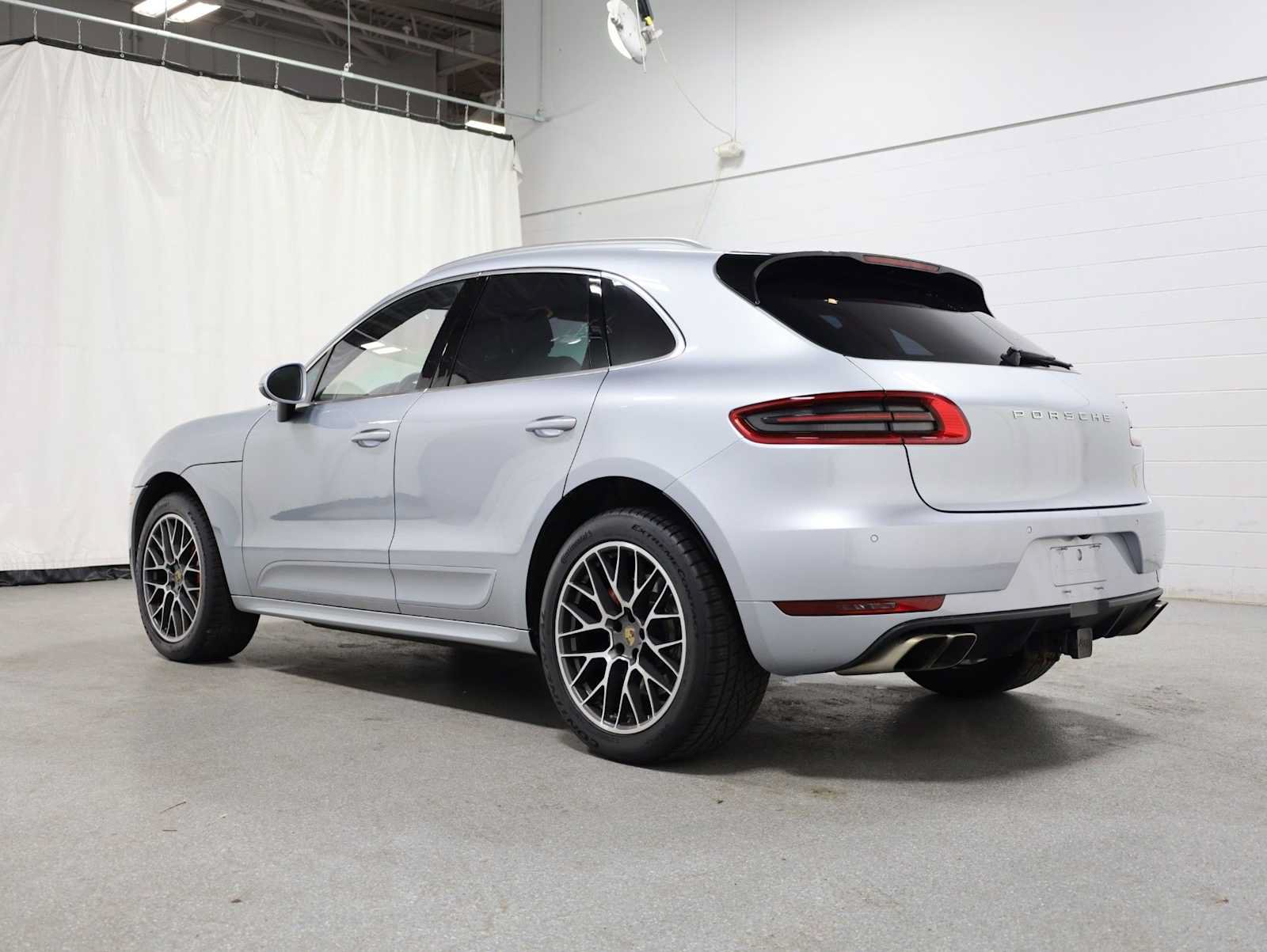 Used 2015 Porsche Macan Turbo AWD/4WD image 3