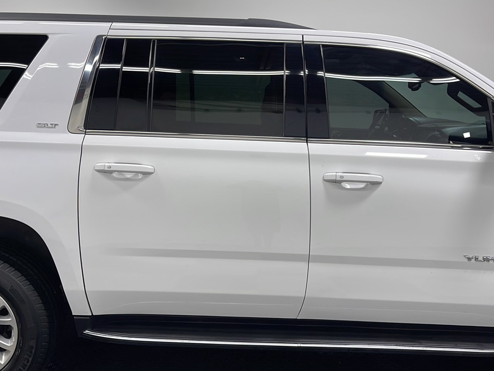 Used 2020 GMC Yukon XL SLT w/ Open Road Package AWD/4WD image 21