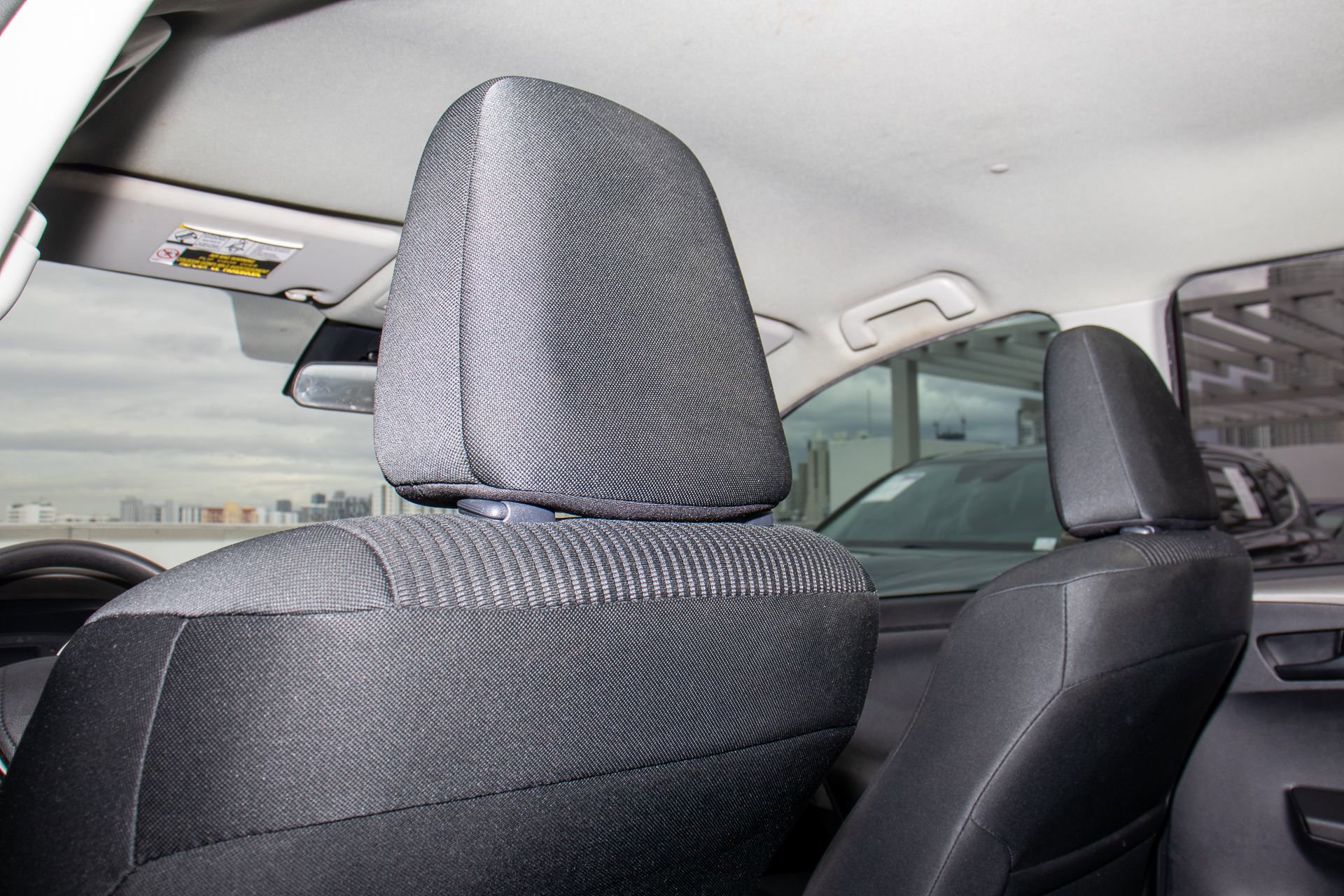 Used 2018 Toyota RAV4 LE image 17