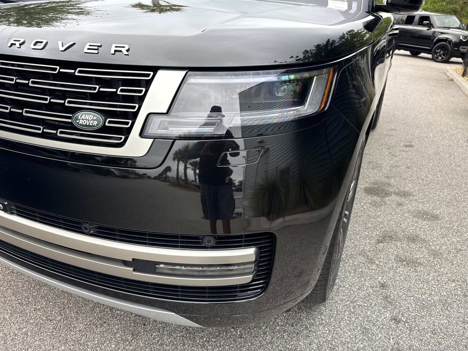 Used 2023 Land Rover Range Rover SE image 9