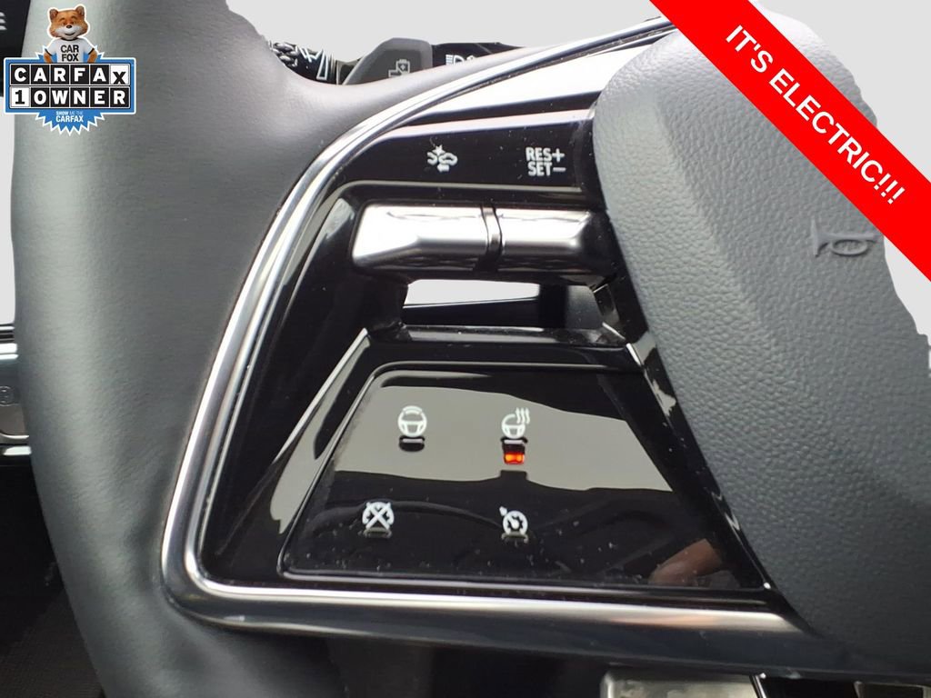 Used 2025 Cadillac Optiq Sport 1 image 21