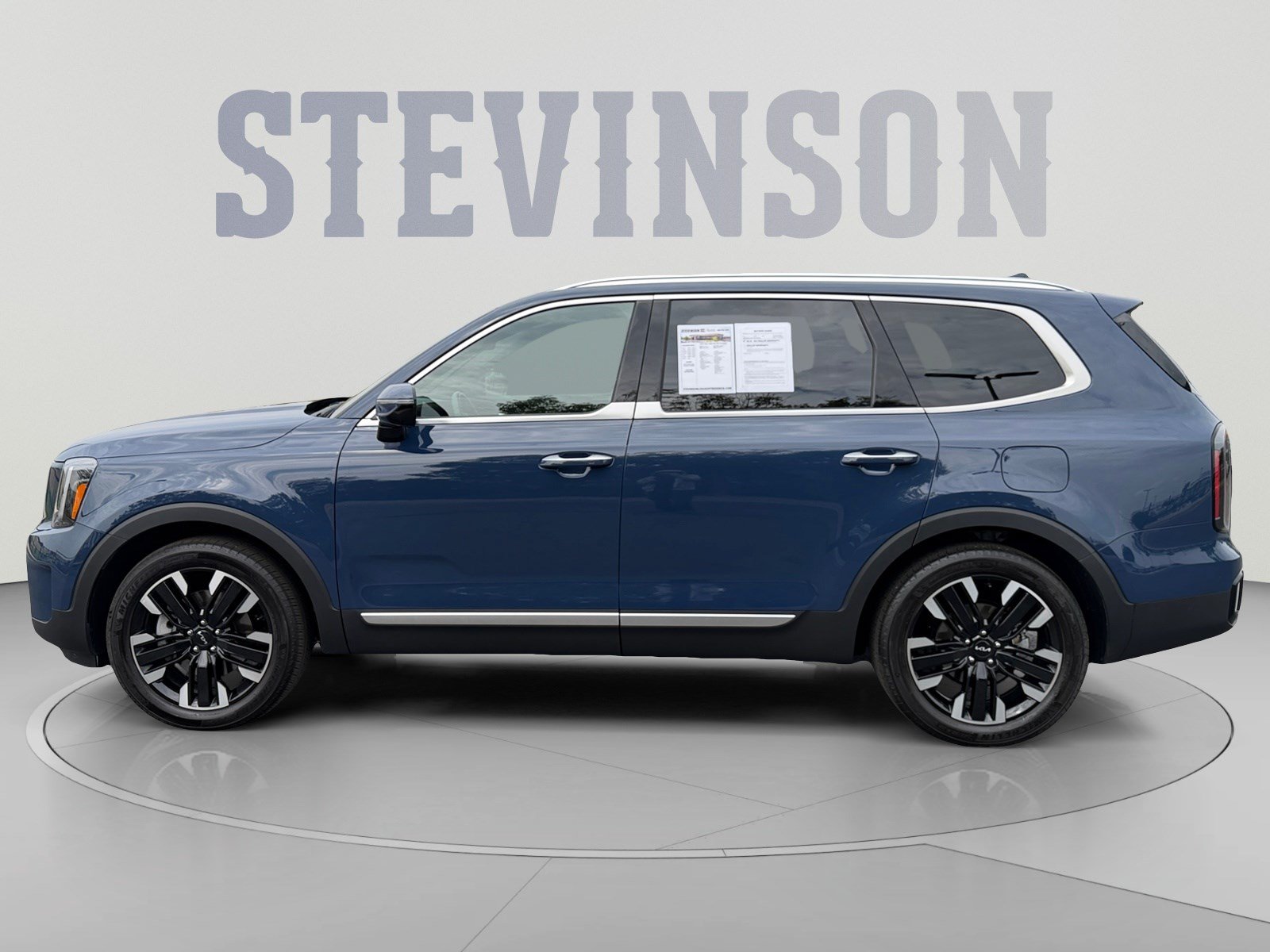 Used 2025 Kia Telluride SX Prestige AWD/4WD image 2