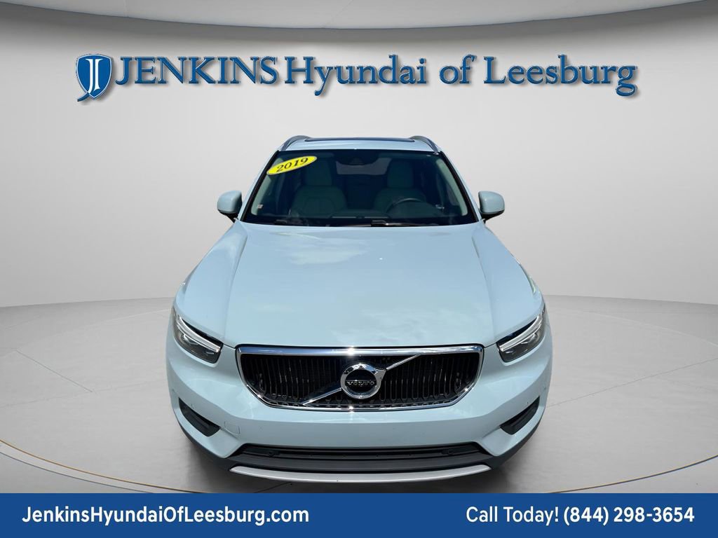 Used 2019 Volvo XC40 T5 Momentum image 12