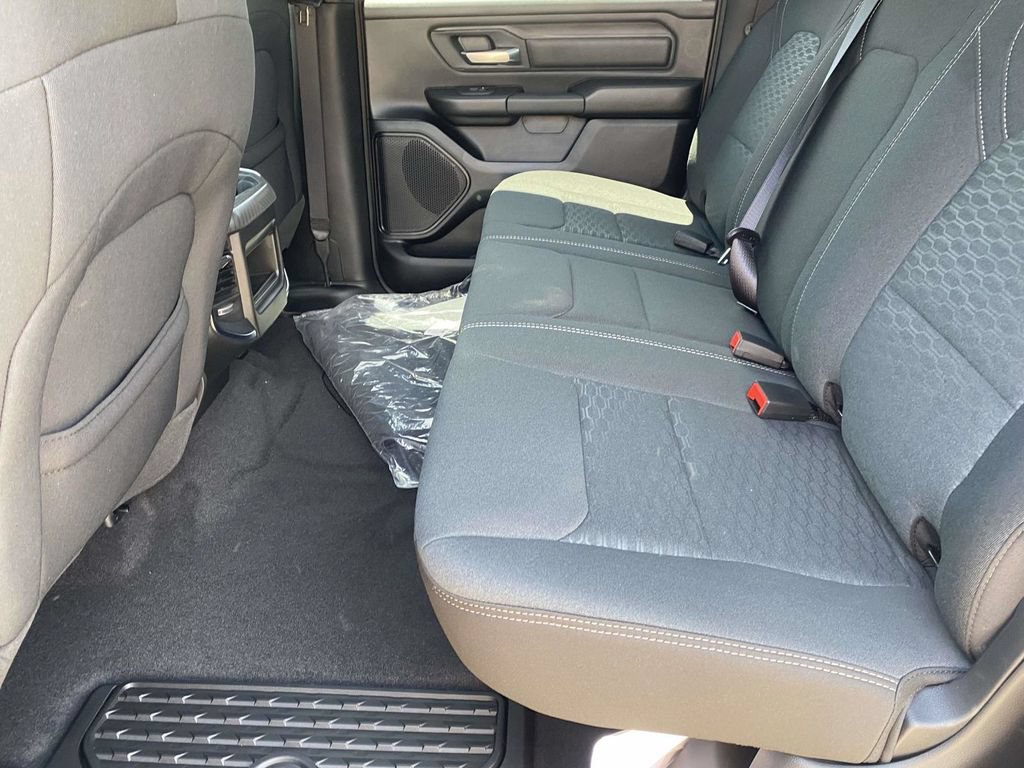 New 2026 RAM 1500 Express AWD/4WD image 9