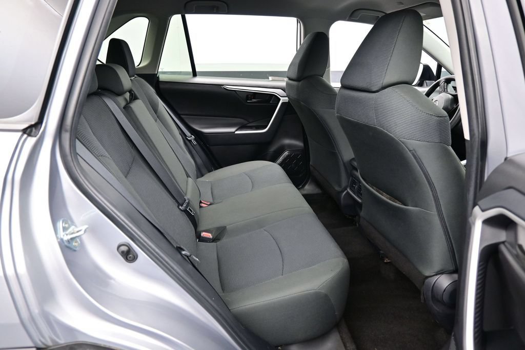 Used 2025 Toyota RAV4 LE AWD/4WD image 31