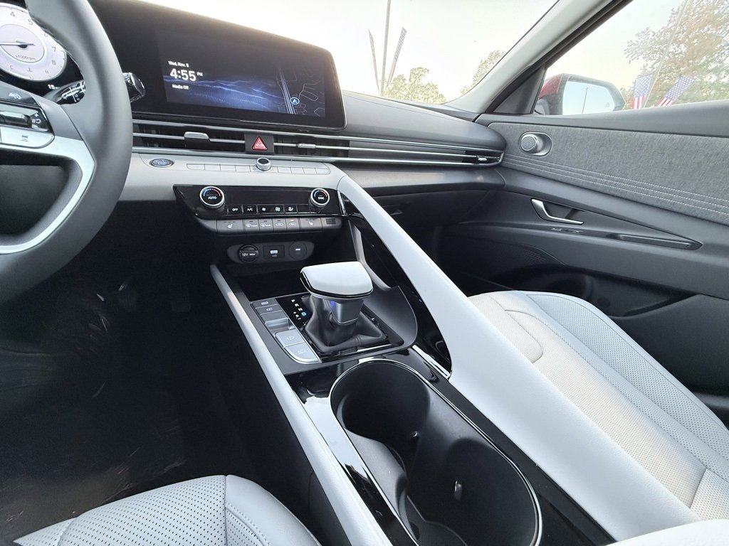 New 2025 Hyundai Elantra Limited image 20