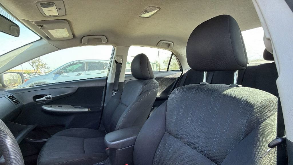 Used 2013 Toyota Corolla S image 13