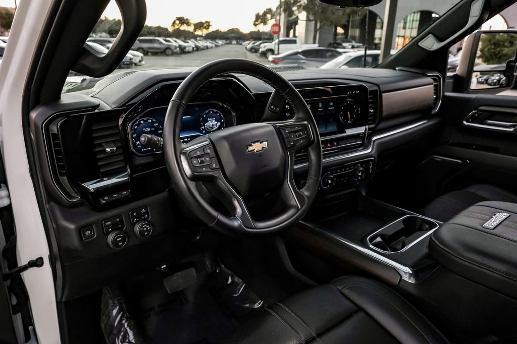 Used 2024 Chevrolet Silverado 3500 High Country w/ High Country Premium Package image 12