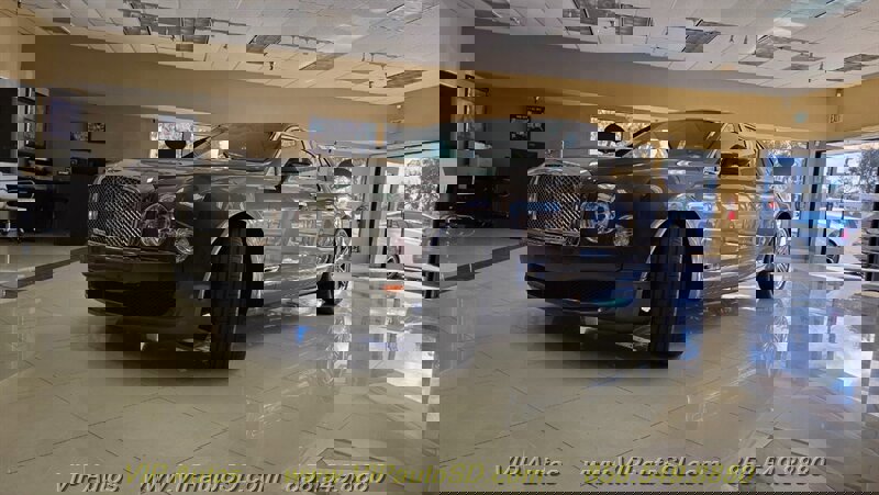 Used 2013 Bentley Mulsanne RWD image 2