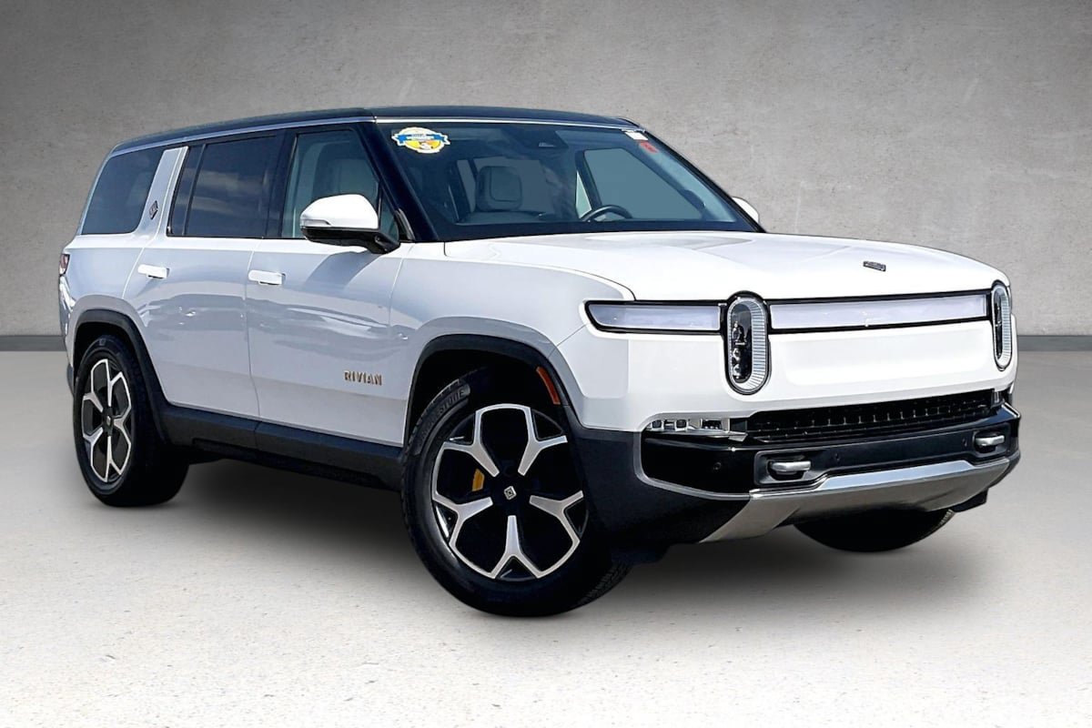 Used 2024 Rivian R1S Adventure Quad AWD/4WD image 2