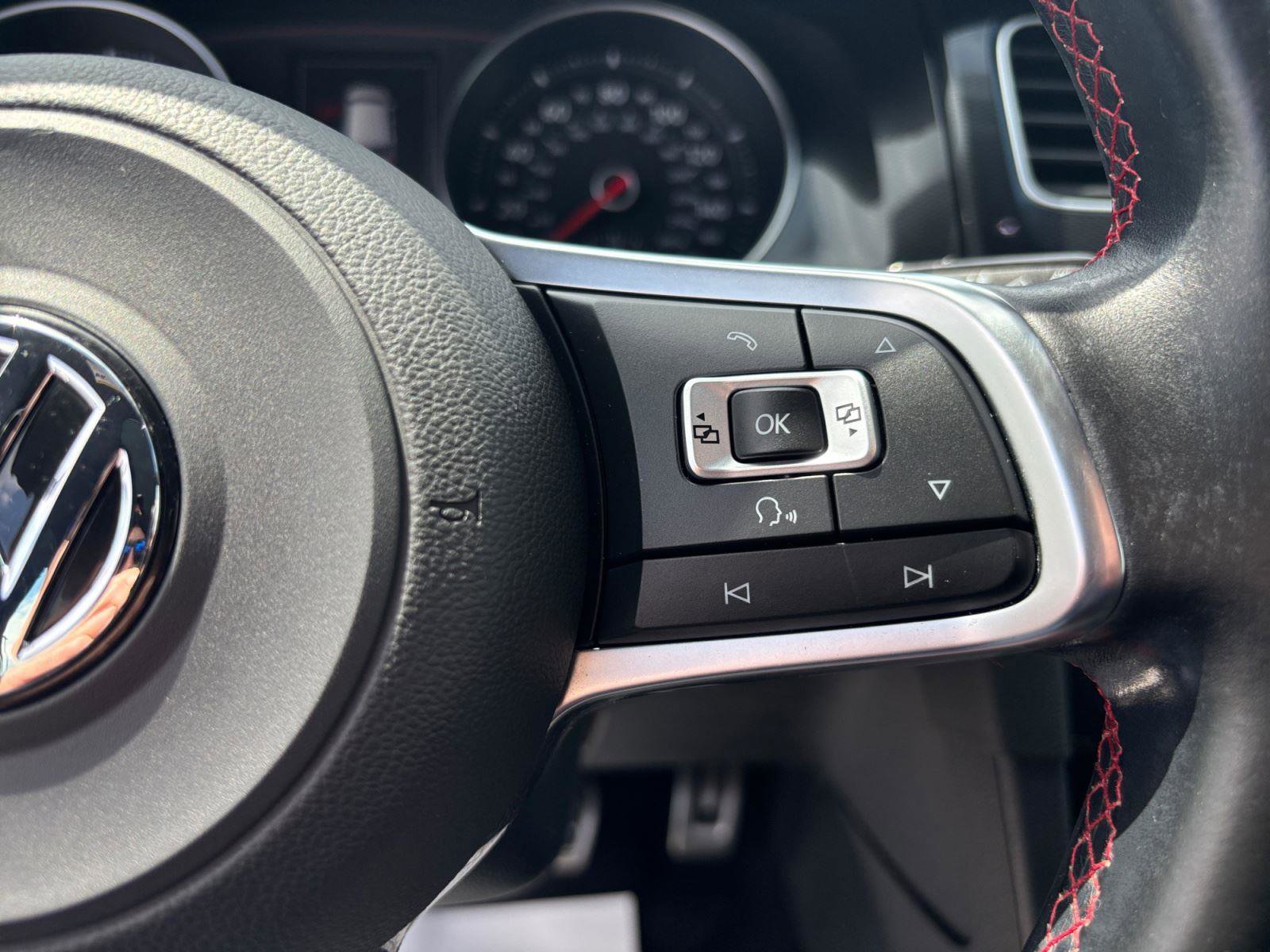 Used 2016 Volkswagen GTI SE FWD image 27