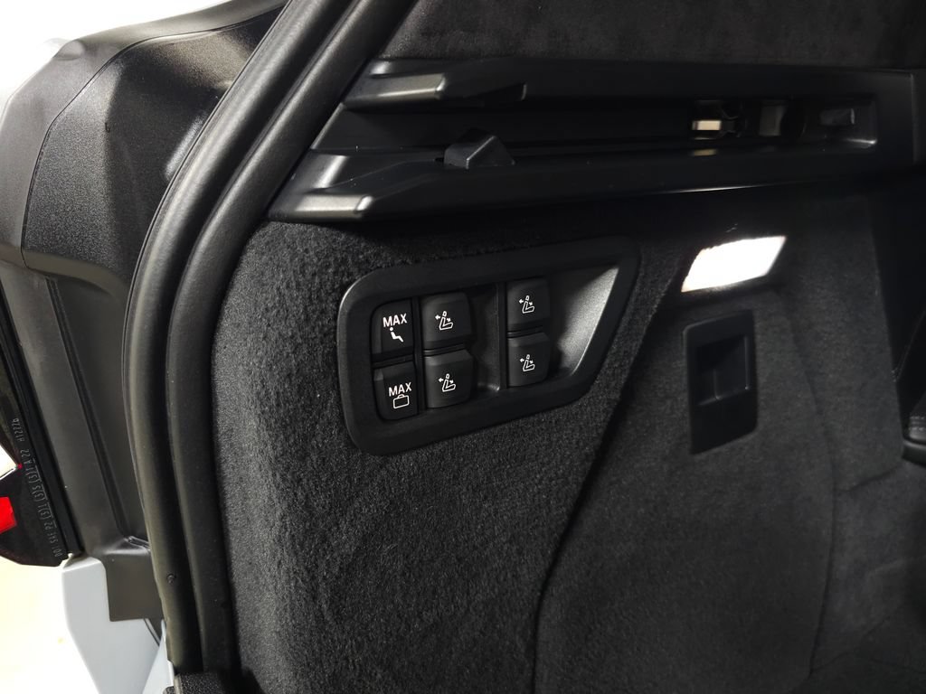 Used 2023 BMW X7 xDrive40i w/ M Sport Package AWD/4WD image 6