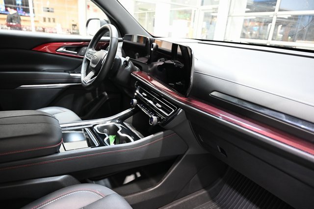 Used 2024 Chevrolet Traverse Z71 w/ LPO, Floor Liner Package image 14