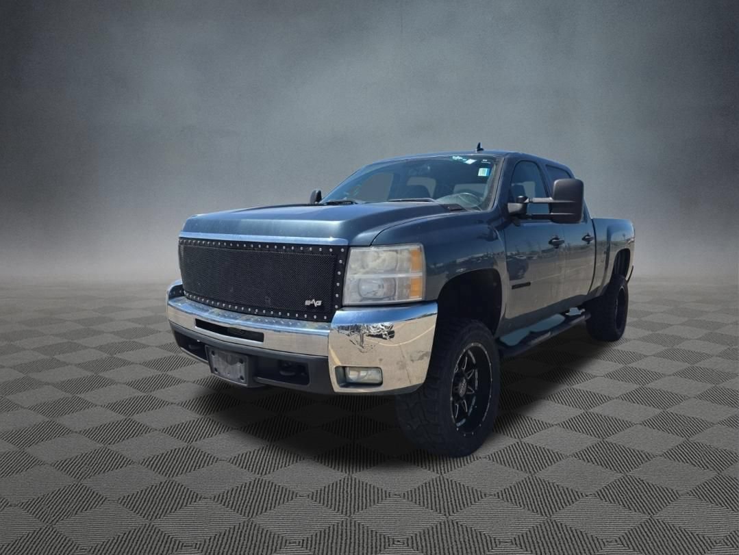 Used 2010 Chevrolet Silverado 2500 LT w/ Interior Plus Package AWD/4WD image 2