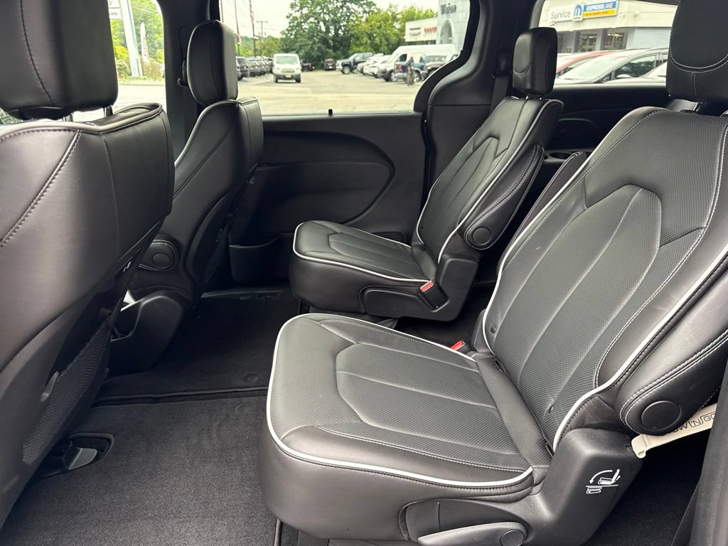New 2026 Chrysler Pacifica Limited w/ S Appearance Package AWD/4WD image 13