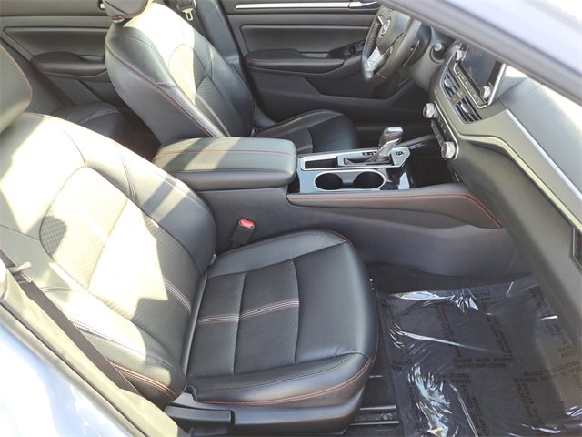 Used 2024 Nissan Altima 2.5 SR image 24
