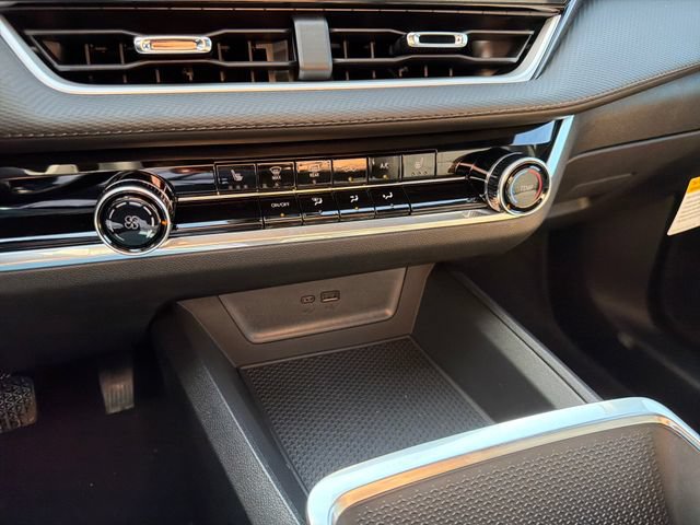 New 2026 Chevrolet Equinox LT w/ Midnight Edition FWD image 27