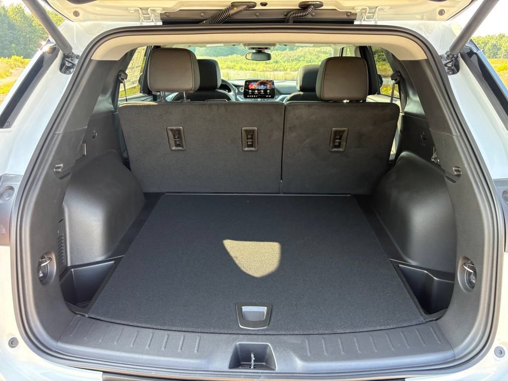 New 2026 Chevrolet Blazer LT w/ LPO, Arctic Package FWD image 44