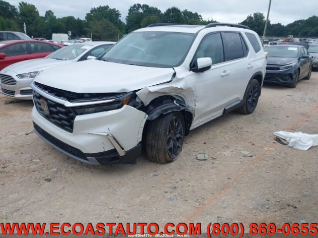 Used 2025 Honda Pilot Touring image 2